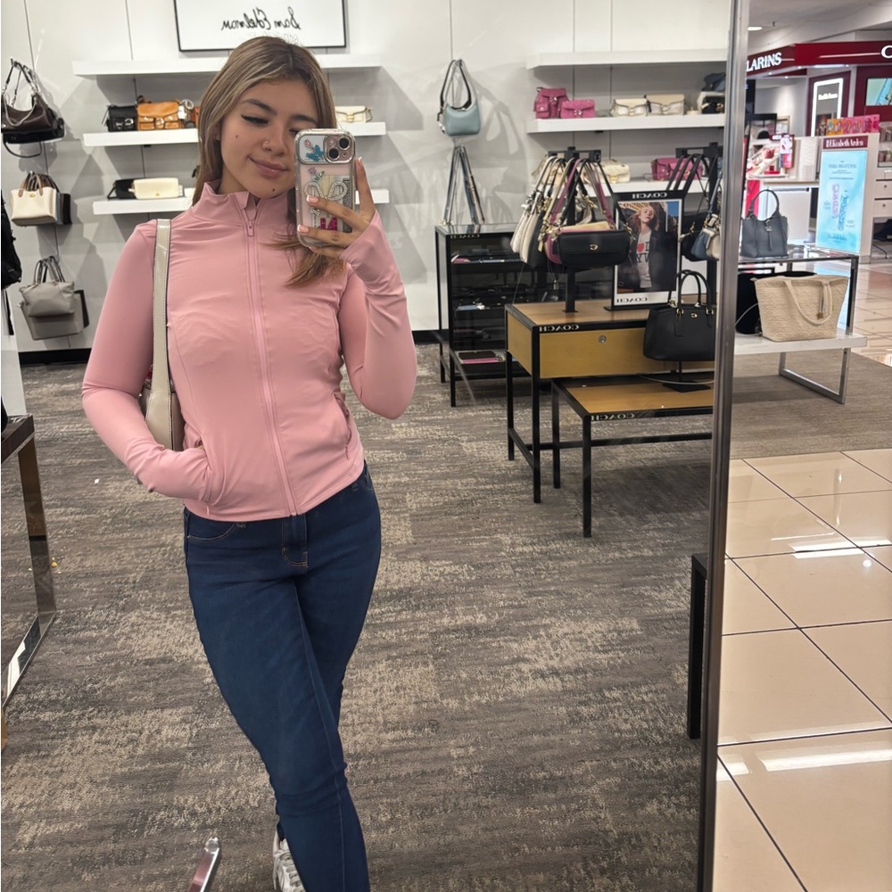 Meet your Posher, Nikole